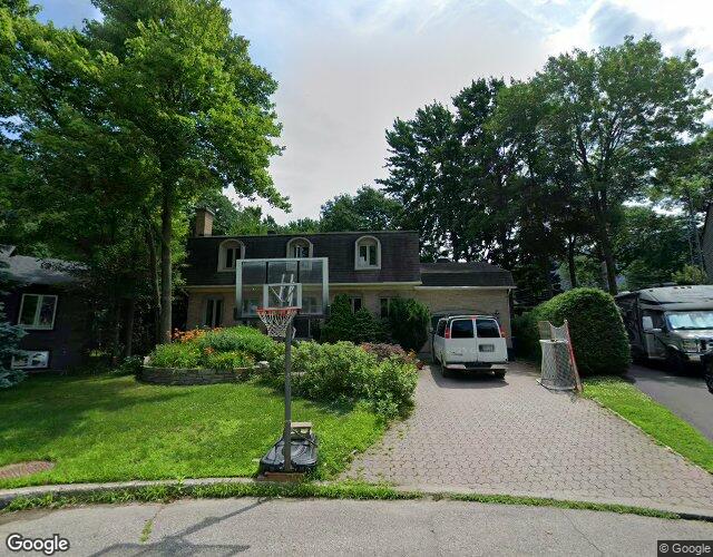 Vue Street View — Rue du Danube, Mont-Saint-Hilaire