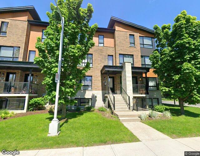 Vue Street View — Rue Bernard-Hubert, Longueuil